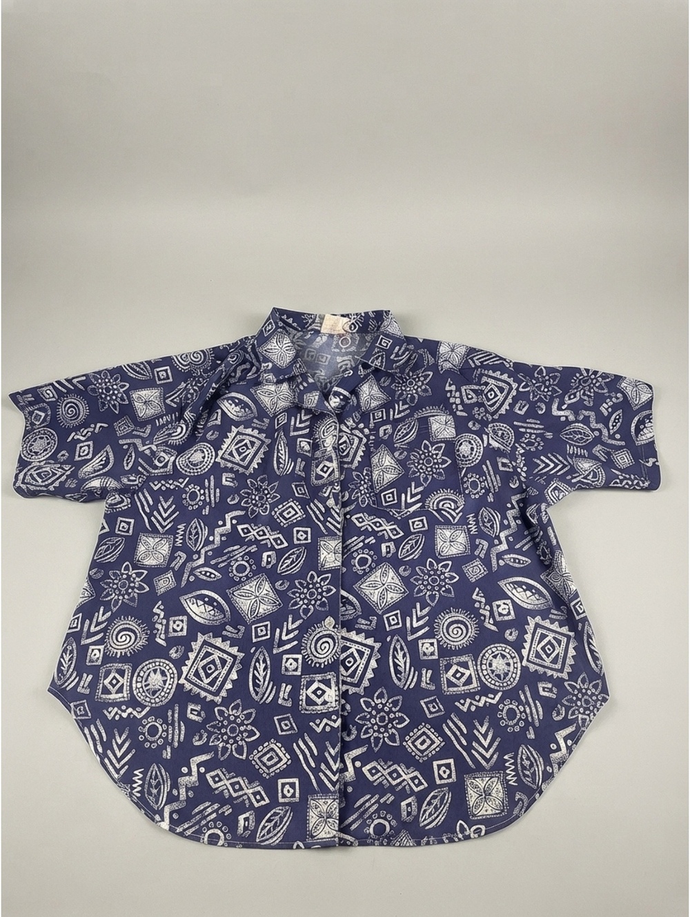 Roaman's Women's Short Sleeve Button-Up Shirt Size L Blue and White Pattern
